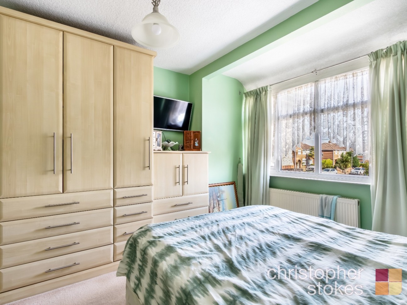 Bullwell Crescent, Cheshunt, Hertfordshire, EN8 9HG