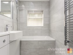 Grove House, EN8