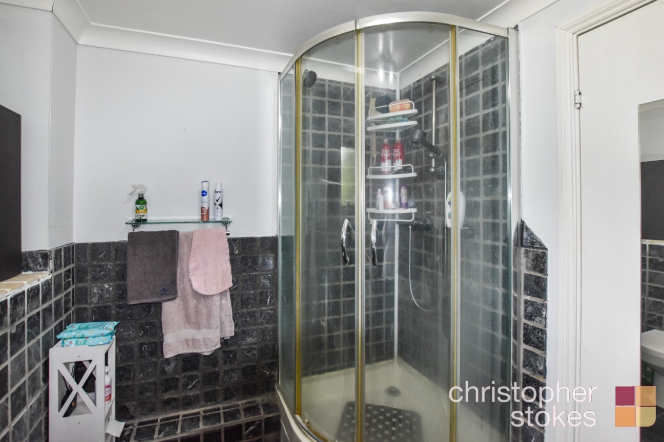 Guinevere Gardens, Cheshunt, Hertfordshire, EN8 8EJ