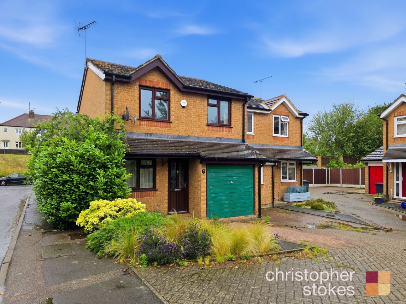 Parrotts Field, Hoddesdon, Hertfordshire, EN11 0QX