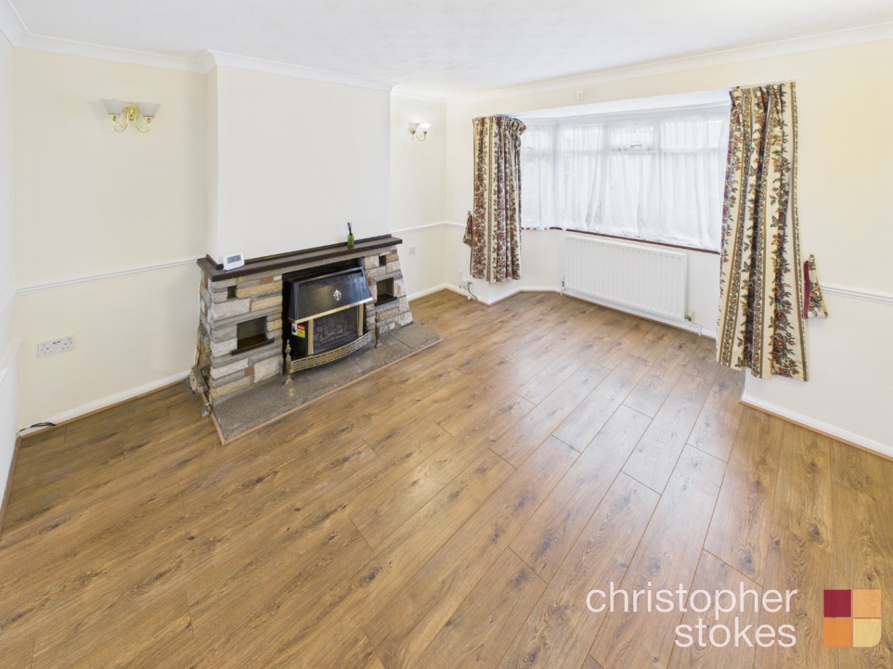 Salisbury Crescent, Waltham Cross, Hertfordshire, EN8 8SH