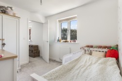 St Johns Road, Goffs Oak, Hertfordshire EN7 5PN