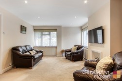 Roselands Avenue, Hoddesdon, Hertfordshire, EN11 9BA