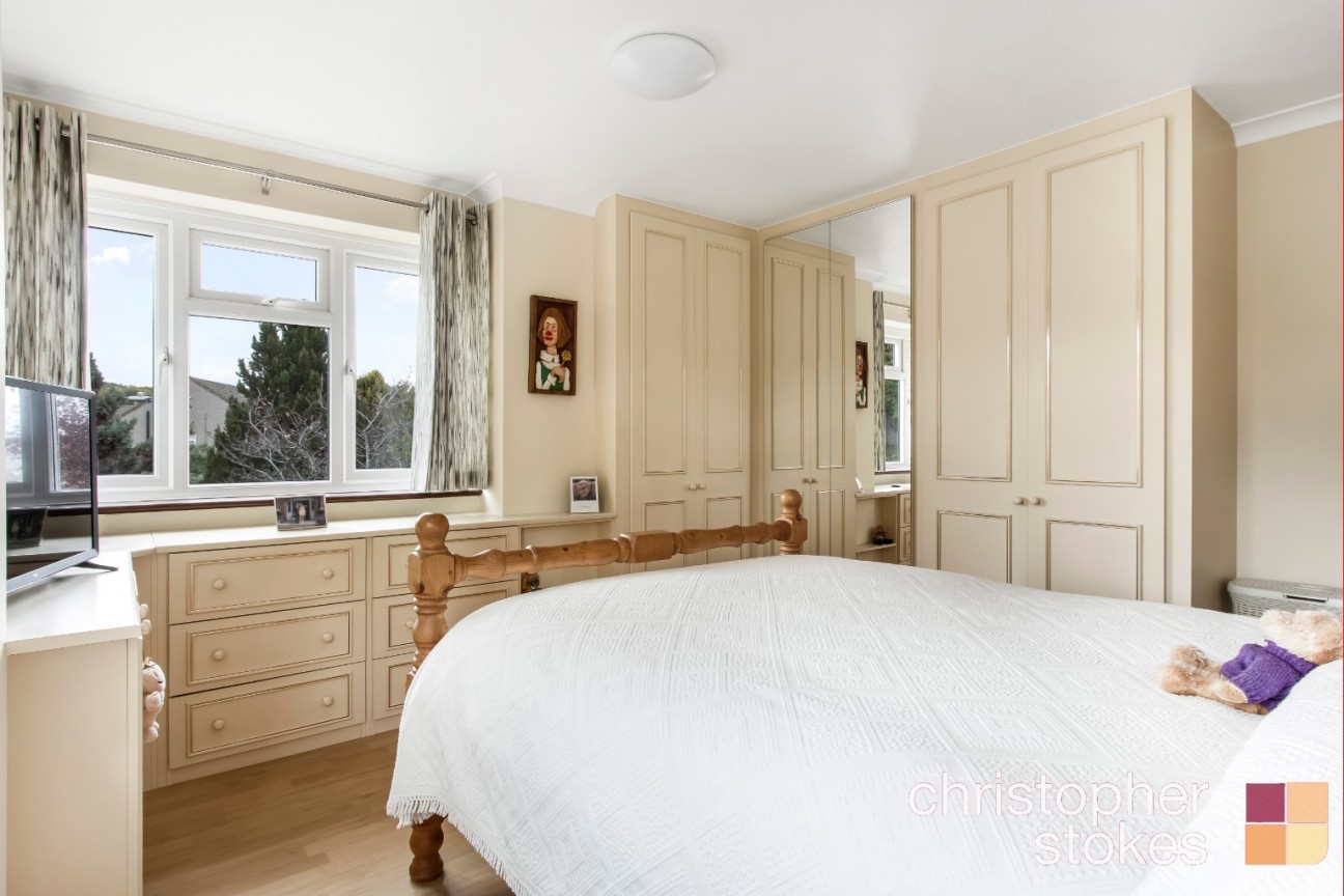 Roselands Avenue, Hoddesdon, Hertfordshire, EN11 9BA