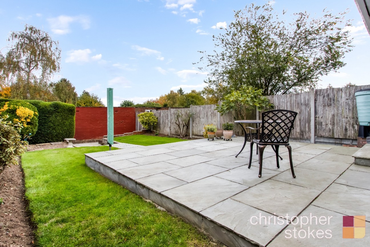 Roselands Avenue, Hoddesdon, Hertfordshire, EN11 9BA