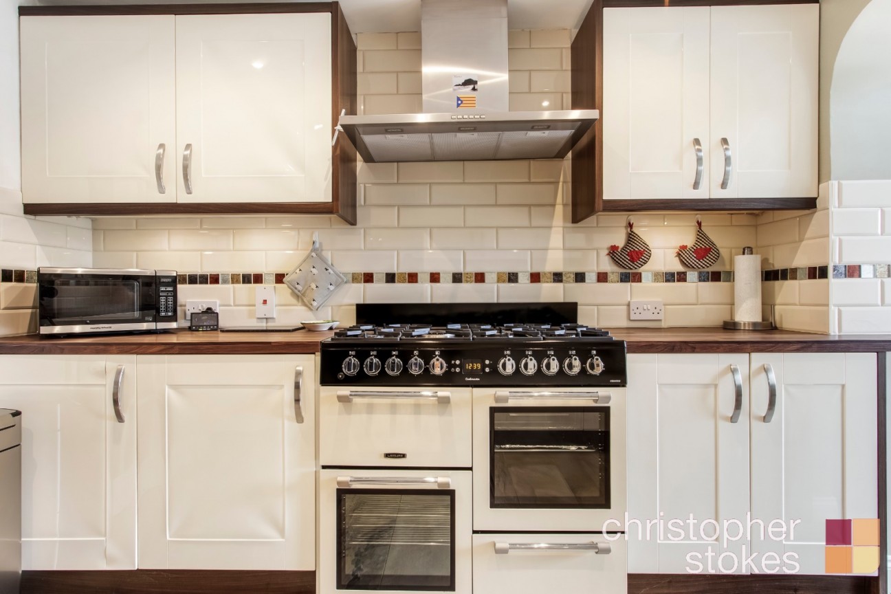 Roselands Avenue, Hoddesdon, Hertfordshire, EN11 9BA