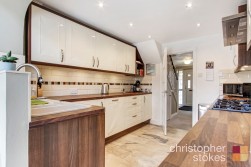 Roselands Avenue, Hoddesdon, Hertfordshire, EN11 9BA