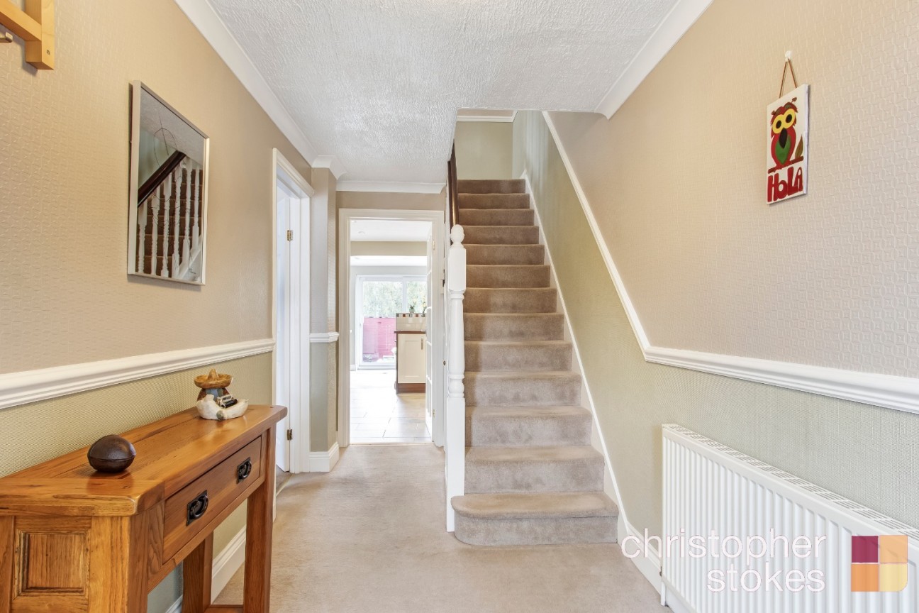 Roselands Avenue, Hoddesdon, Hertfordshire, EN11 9BA