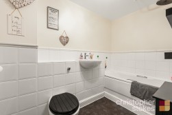 Plomer Avenue, Hoddesdon, Hertfordshire, EN11 9FR