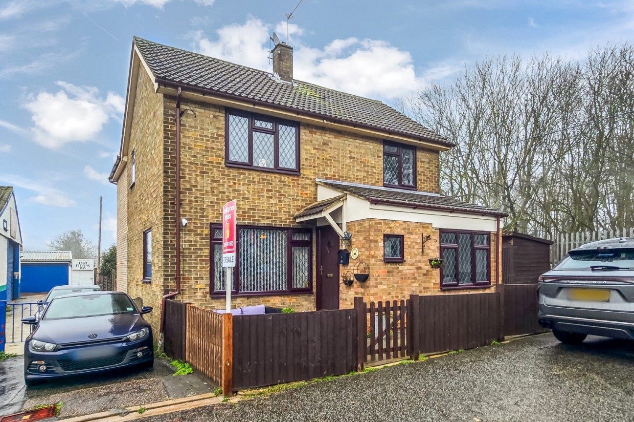 Cadmore Lane, Waltham Cross, EN8 9SA