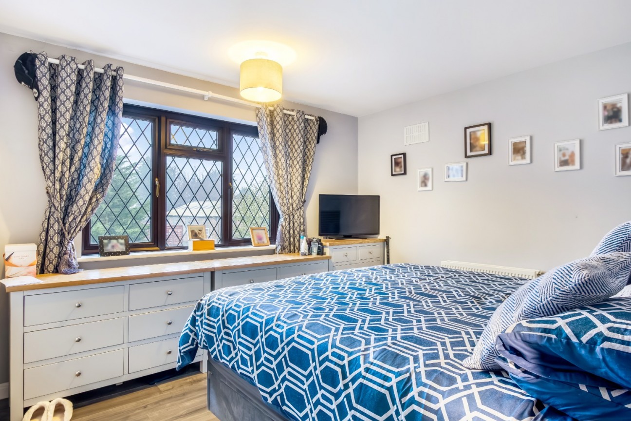 Cadmore Lane, Waltham Cross, EN8 9SA