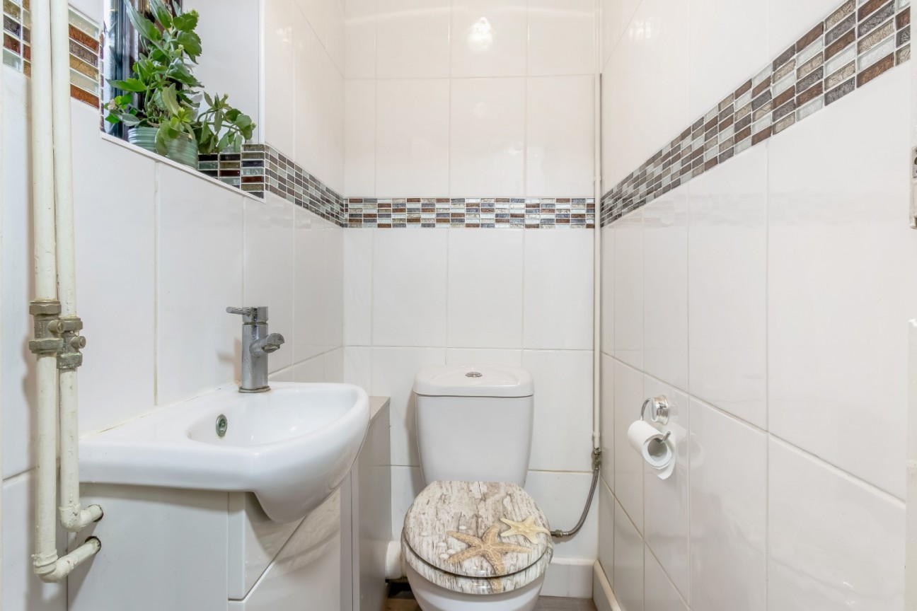 Cadmore Lane, Waltham Cross, EN8 9SA