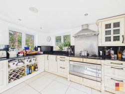 Bulls Cross Ride,Cheshunt, Hertfordshire, EN7 5HS