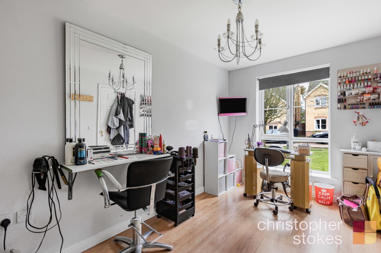 Ellis Close, Hoddesdon, Hertfordshire, EN11 9FE