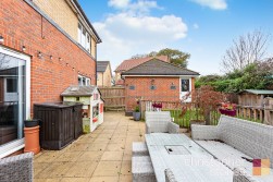 Ellis Close, Hoddesdon, Hertfordshire, EN11 9FE