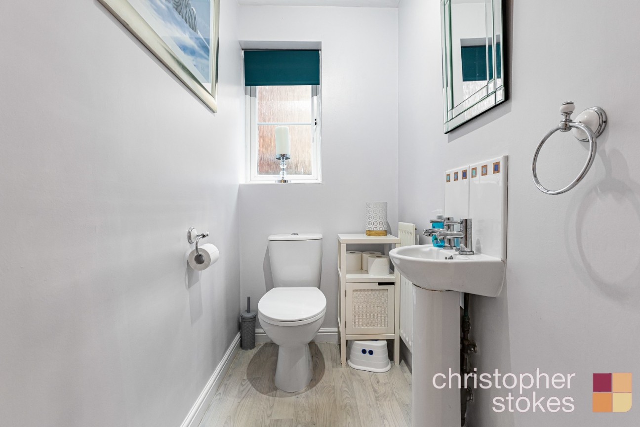 Ellis Close, Hoddesdon, Hertfordshire, EN11 9FE