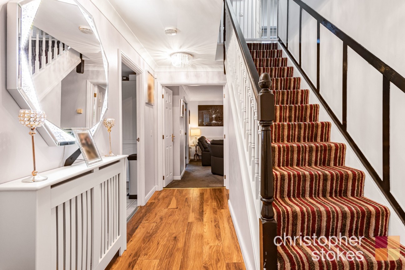 Ellis Close, Hoddesdon, Hertfordshire, EN11 9FE