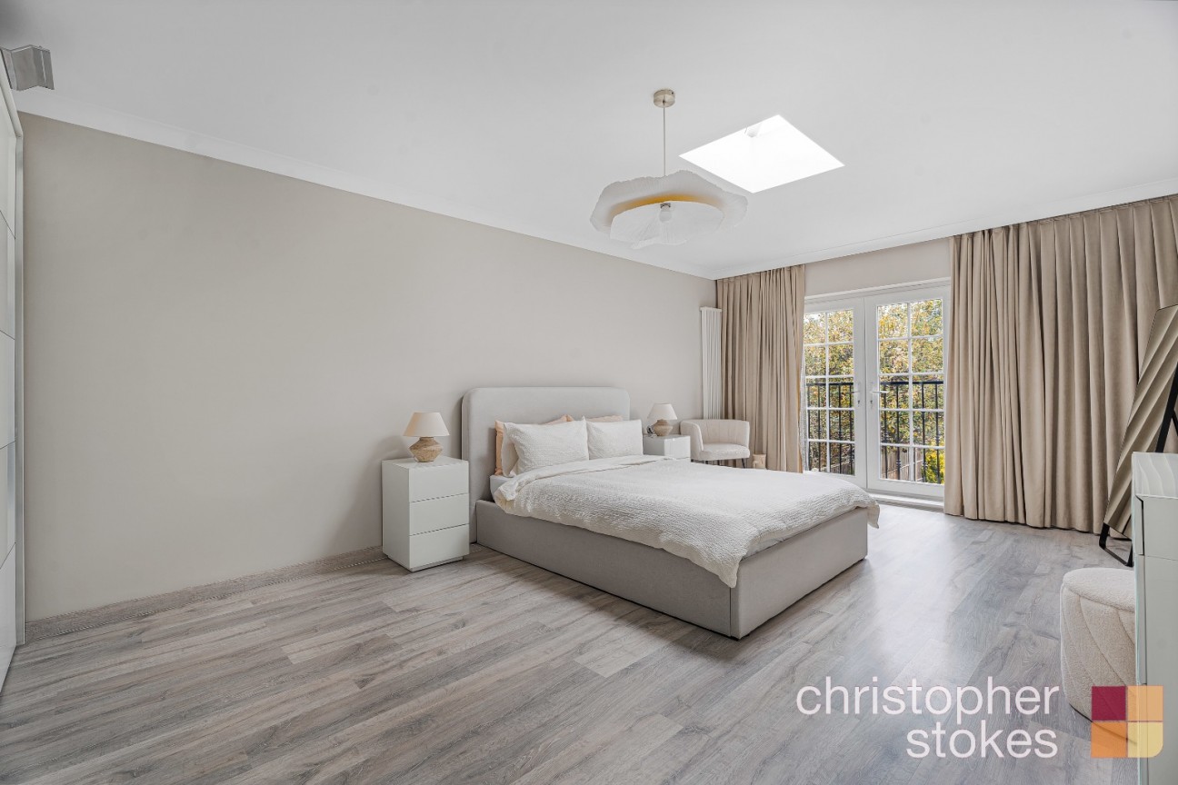 Edinburgh Crescent, Waltham Cross, Hertfordshire, EN8 7QX