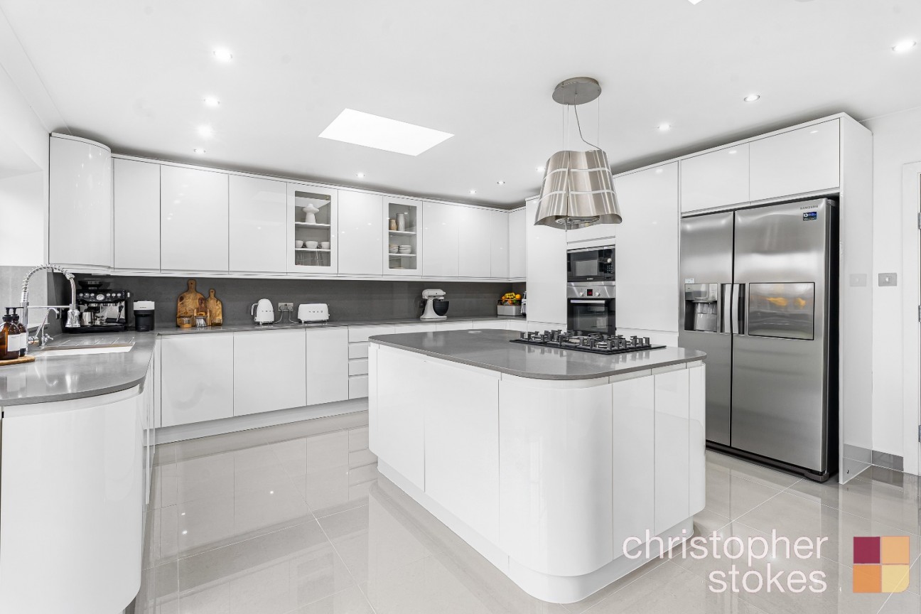 Edinburgh Crescent, Waltham Cross, Hertfordshire, EN8 7QX