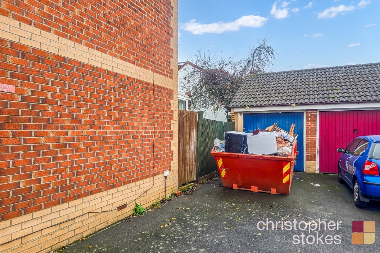 Pettys Close, Cheshunt, Hertfordshire, EN8 0EW