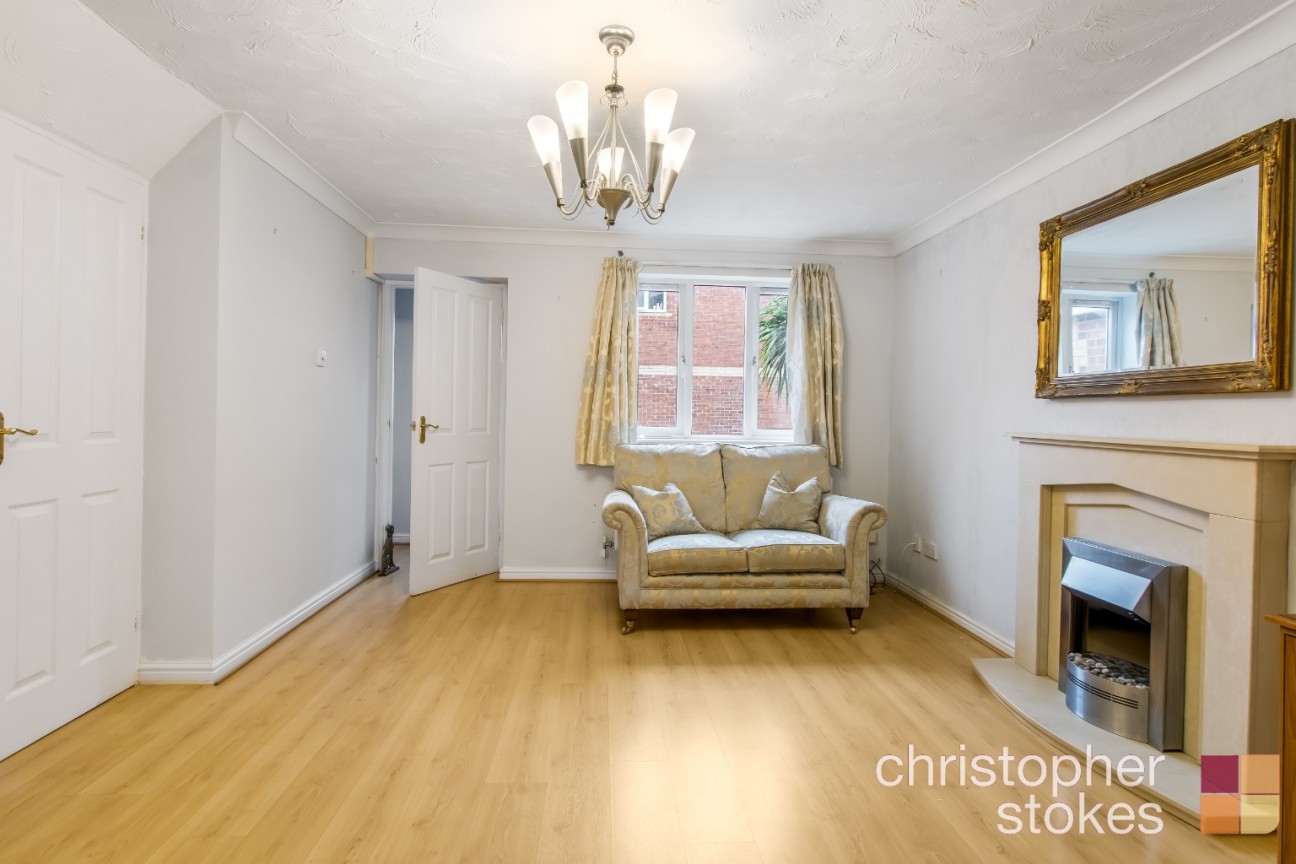 Pettys Close, Cheshunt, Hertfordshire, EN8 0EW