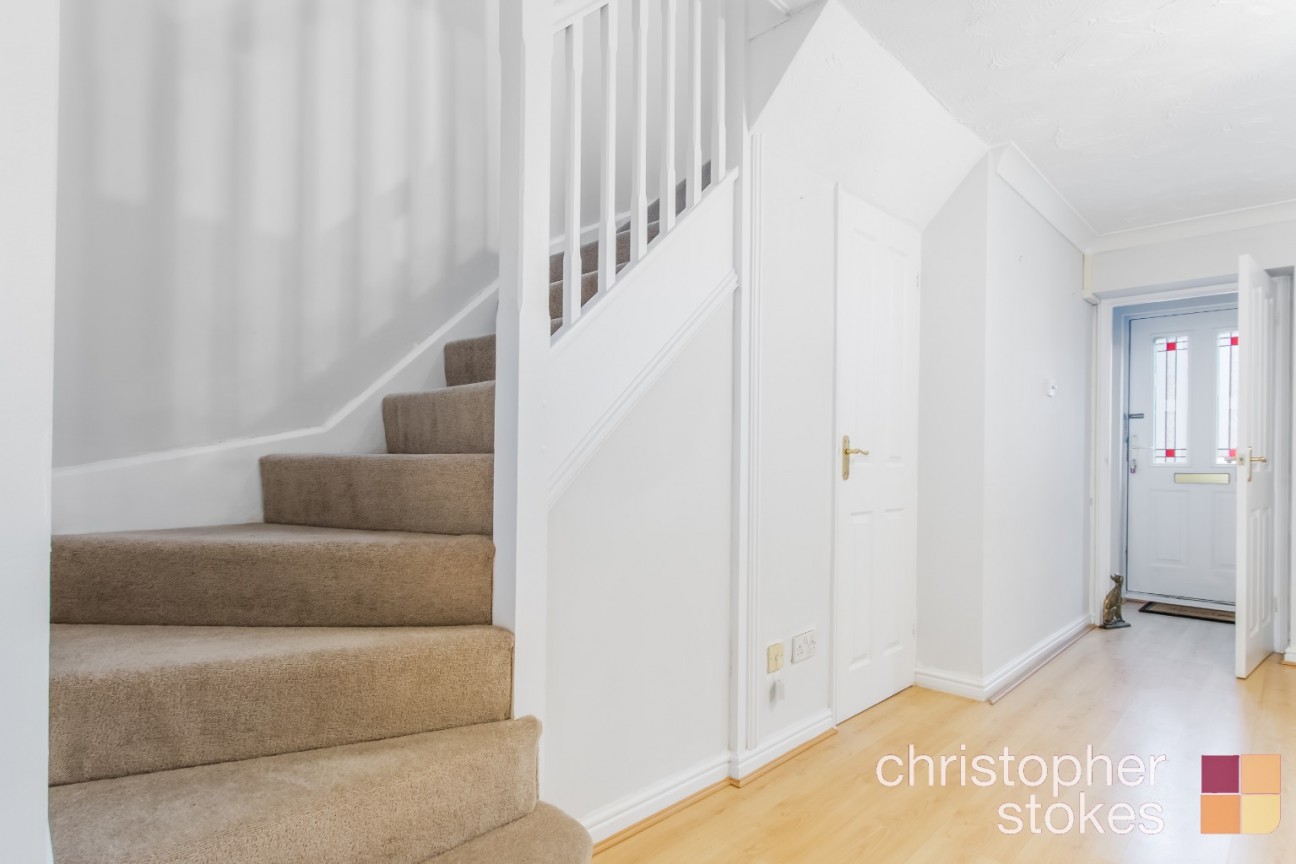 Pettys Close, Cheshunt, Hertfordshire, EN8 0EW