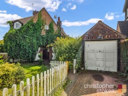 Newgatestreet Road, Goffs Oak, Hertfordshire, EN7 5RX