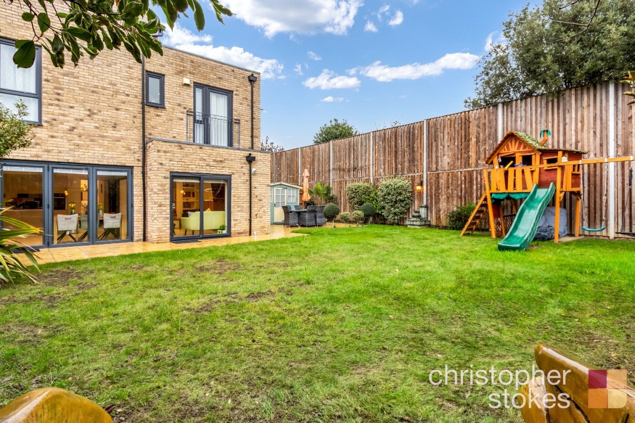 Markwick Avenue, Cheshunt, Hertfordshire, EN8 9FP