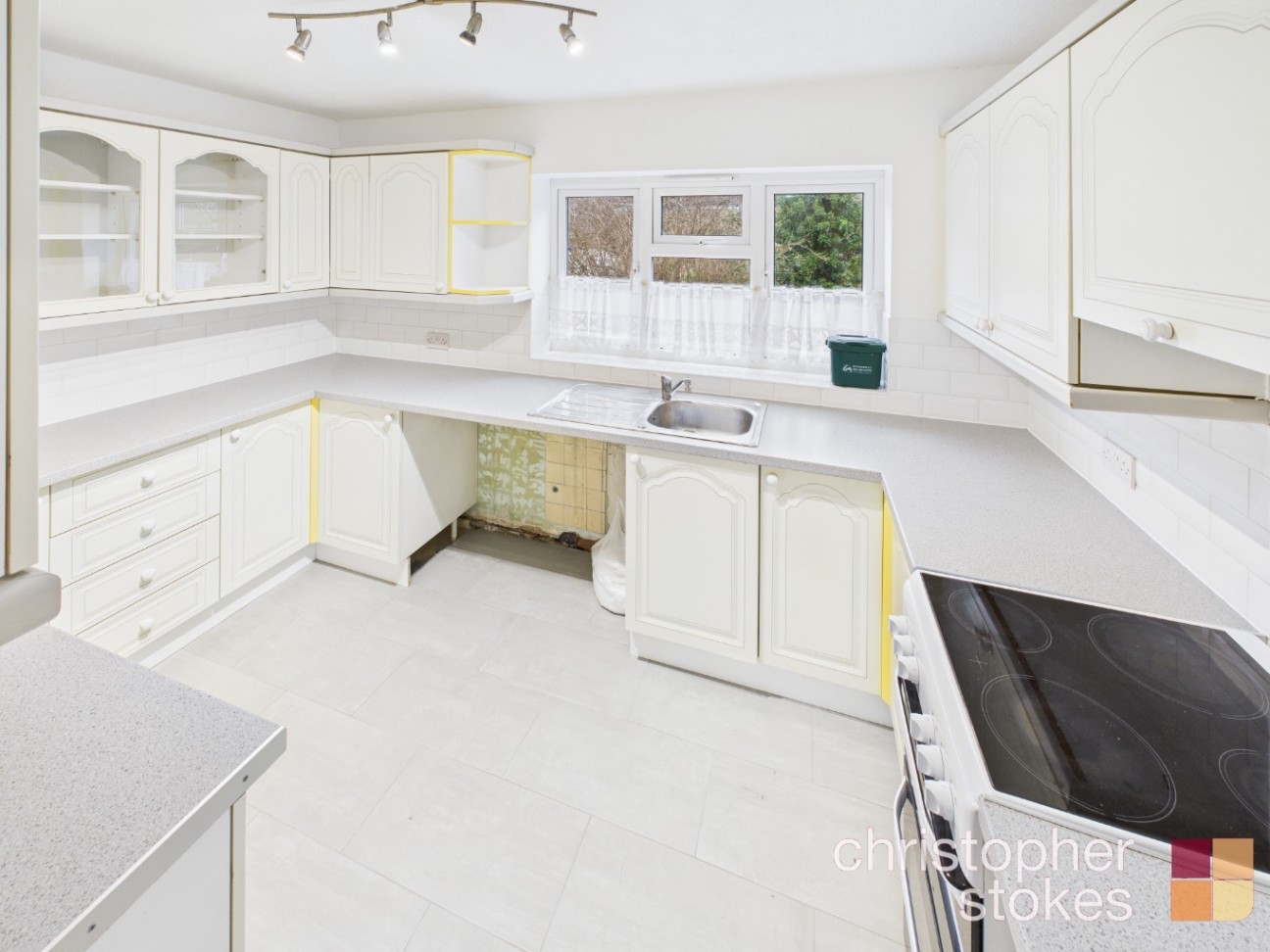 Greenall Close, Cheshunt, Hertfordshire, EN8 9HY