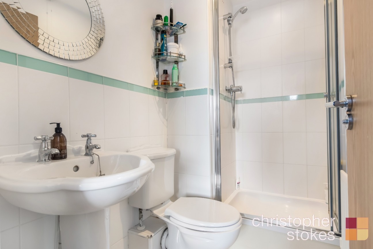 Glen Luce, Turners Hill, Cheshunt, Hertfordshire, EN8 8NW