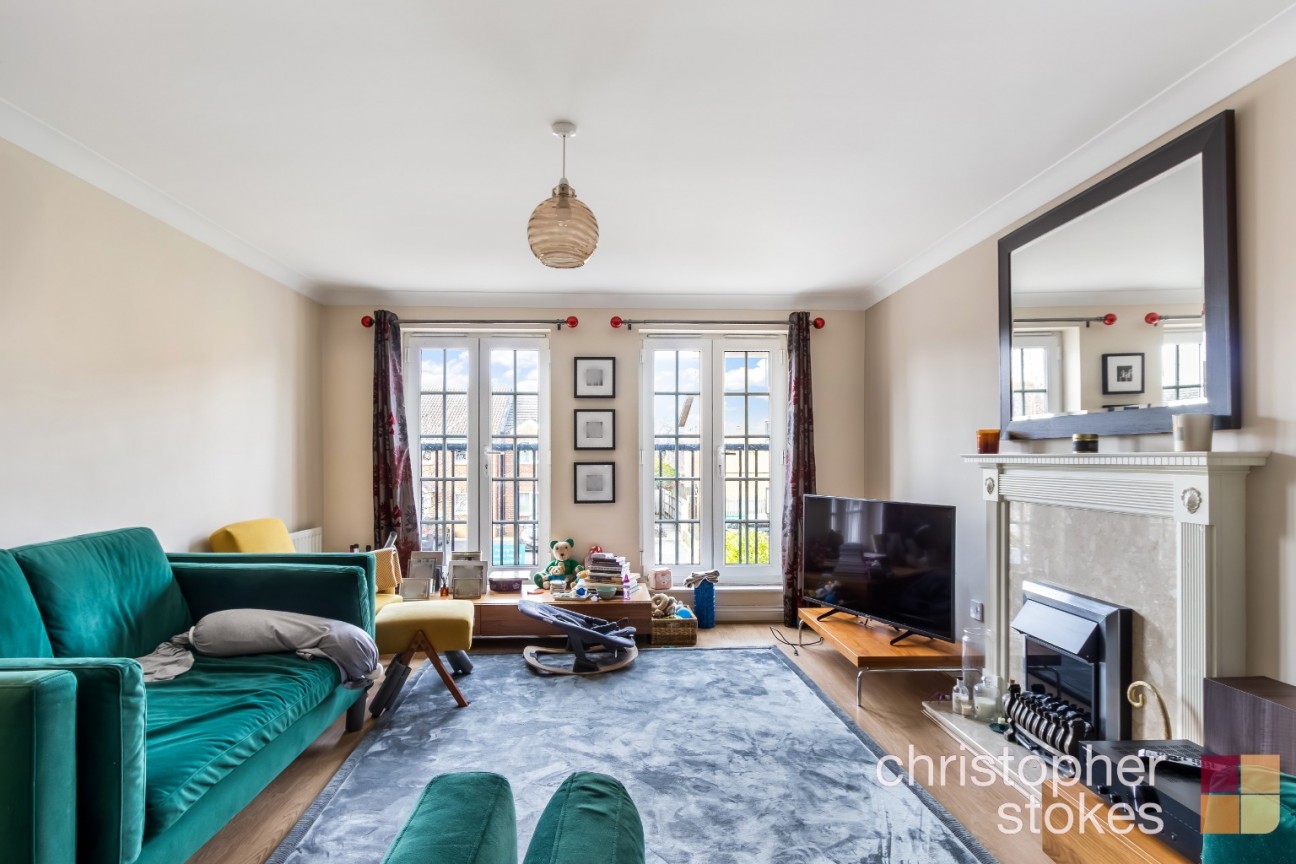 Glen Luce, Turners Hill, Cheshunt, Hertfordshire, EN8 8NW