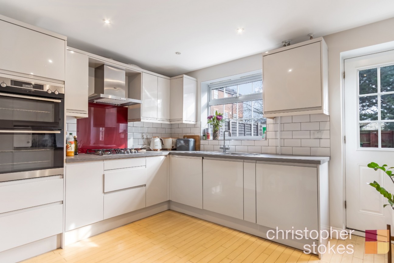 Glen Luce, Turners Hill, Cheshunt, Hertfordshire, EN8 8NW