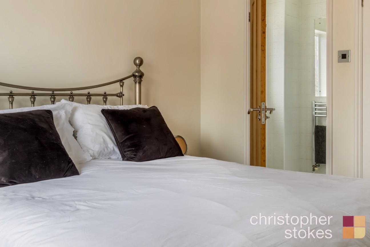 Pettys Close, Cheshunt, Hertfordshire, EN8 0EW