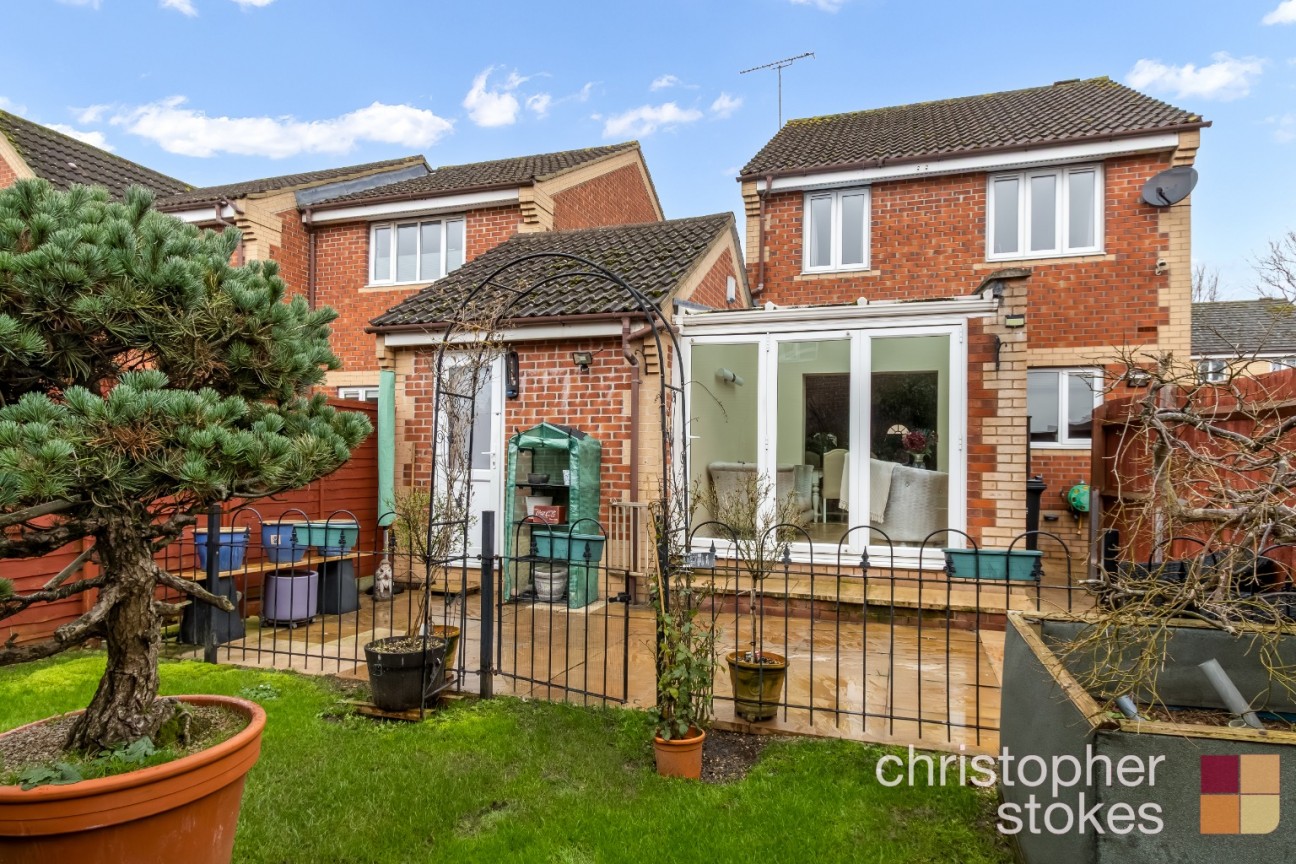 Pettys Close, Cheshunt, Hertfordshire, EN8 0EW