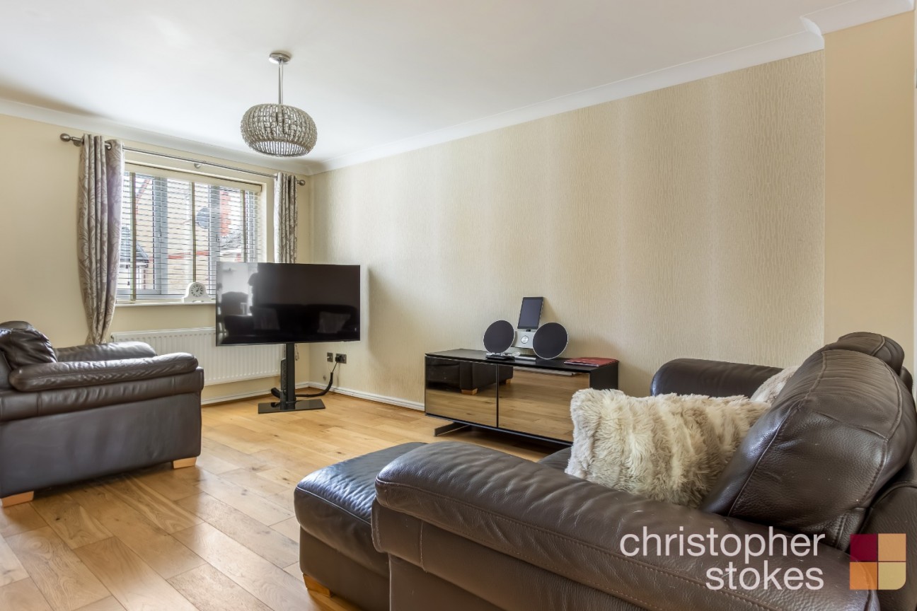 Pettys Close, Cheshunt, Hertfordshire, EN8 0EW