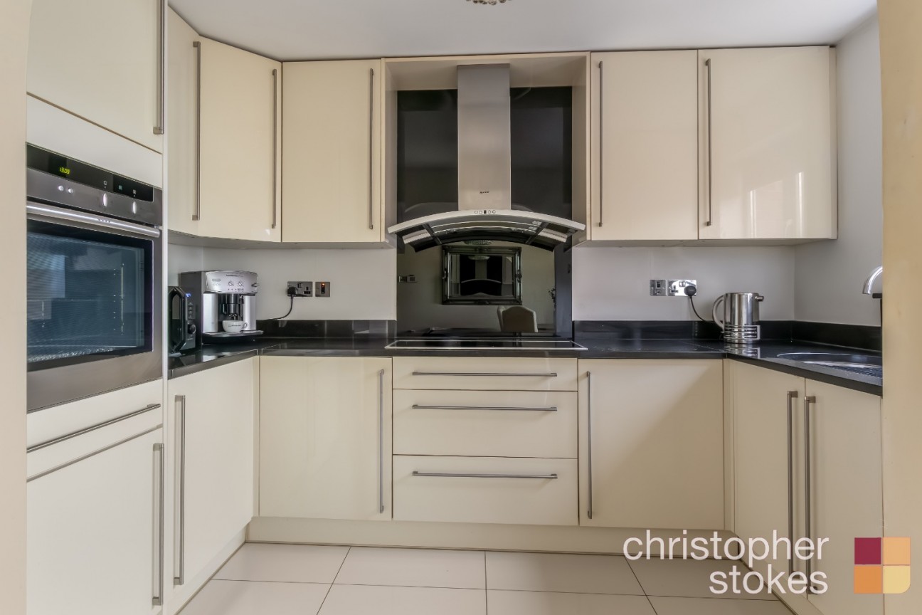 Pettys Close, Cheshunt, Hertfordshire, EN8 0EW