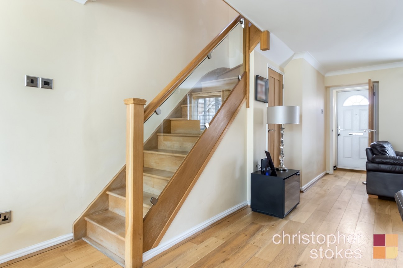 Pettys Close, Cheshunt, Hertfordshire, EN8 0EW