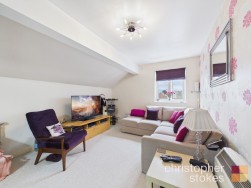 Turners Hill, Cheshunt, Waltham Cross EN8 9DG