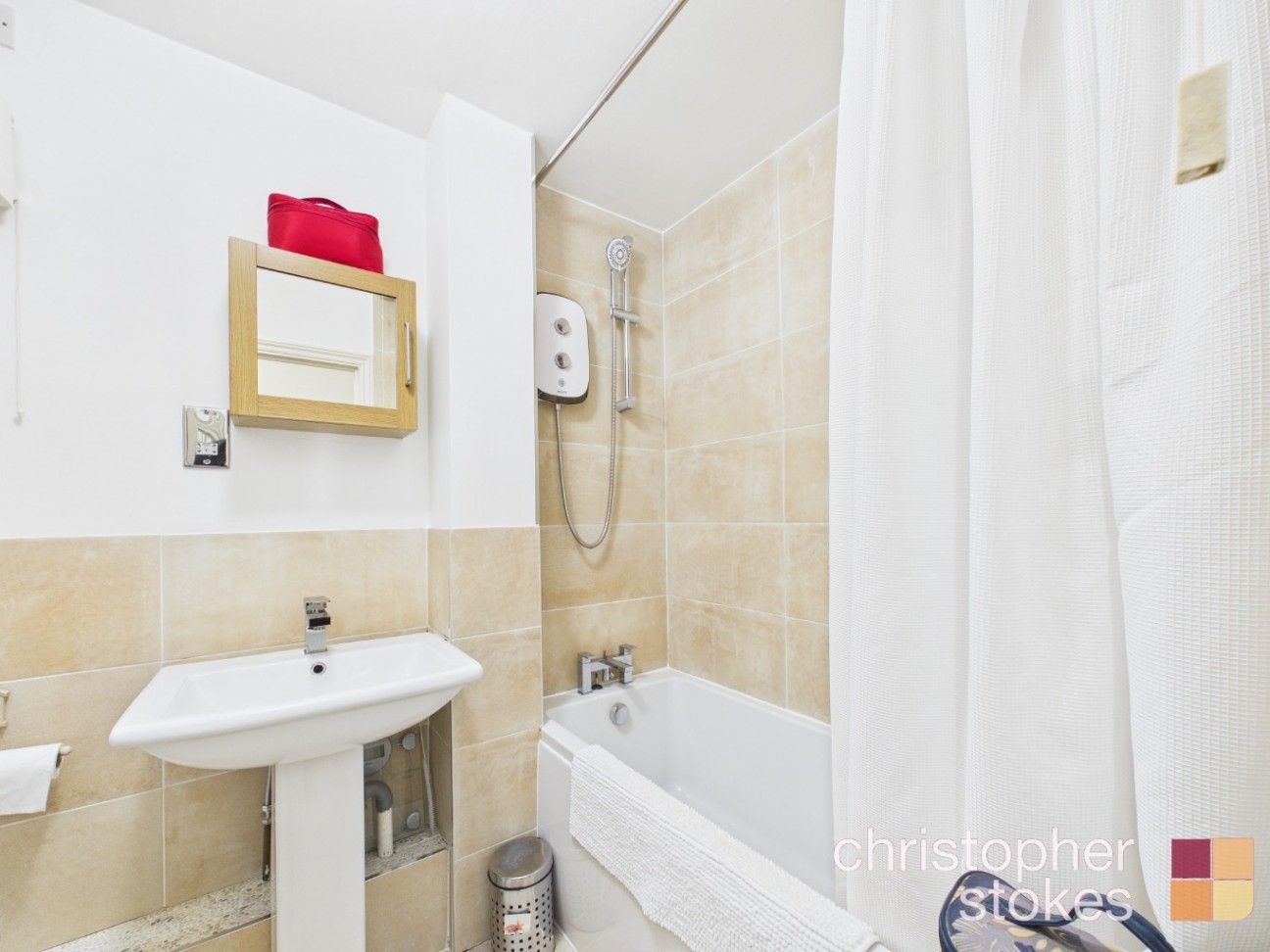 Turners Hill, Cheshunt, Waltham Cross EN8 9DG