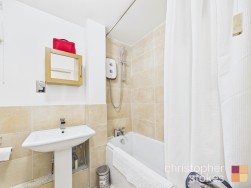 Turners Hill, Cheshunt, Waltham Cross EN8 9DG