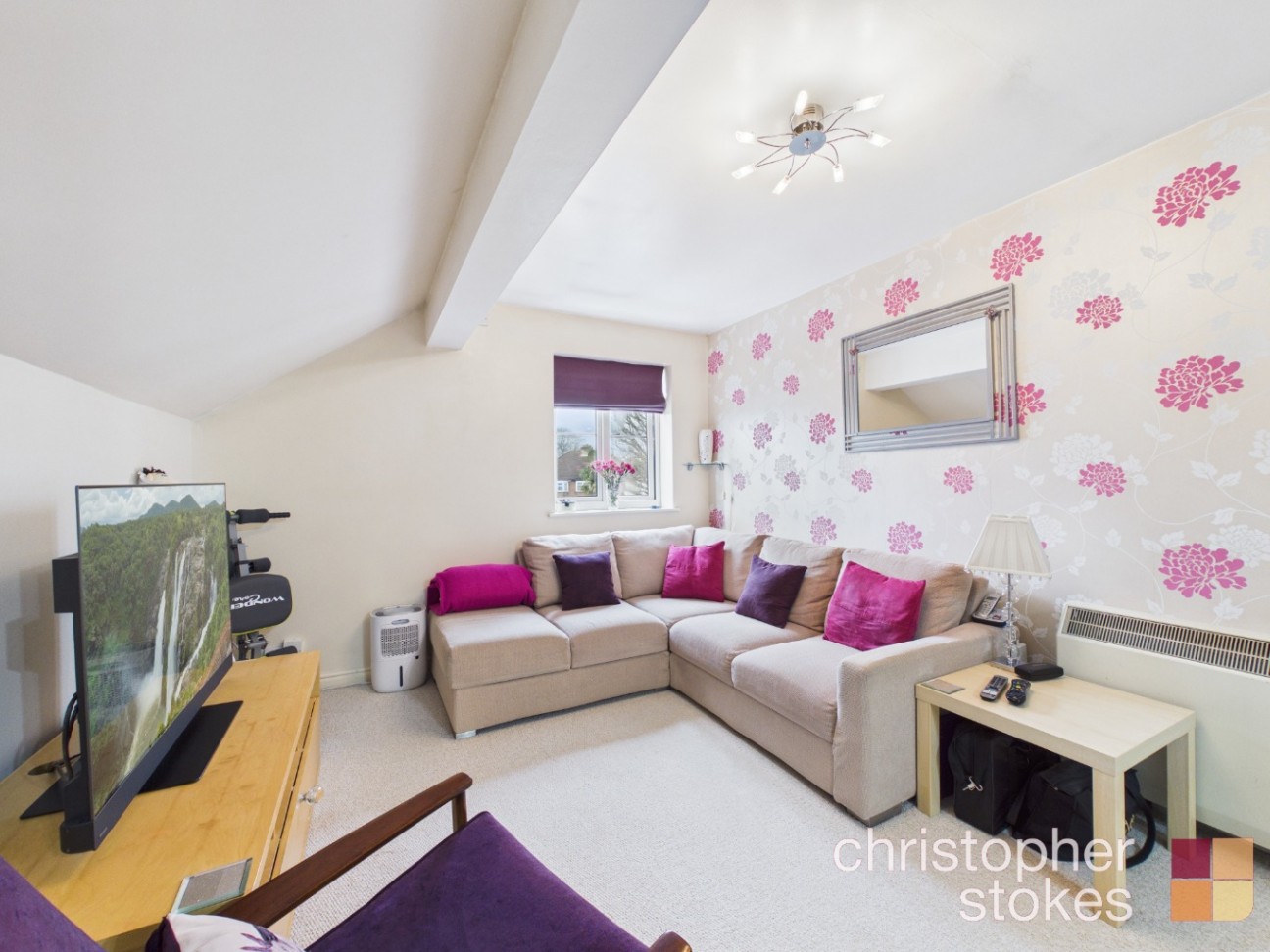 Turners Hill, Cheshunt, Waltham Cross EN8 9DG