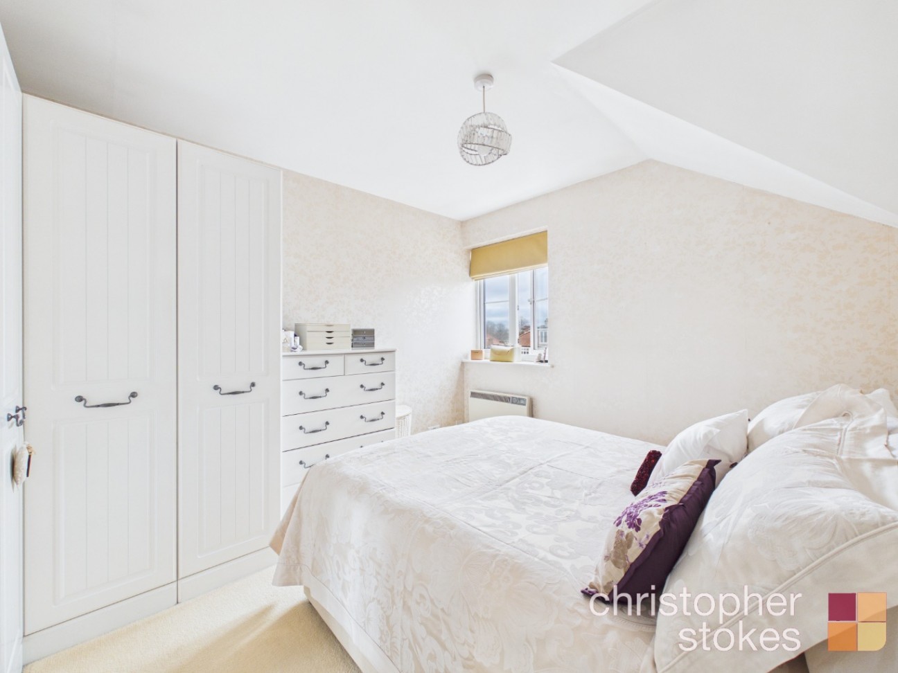 Turners Hill, Cheshunt, Waltham Cross EN8 9DG