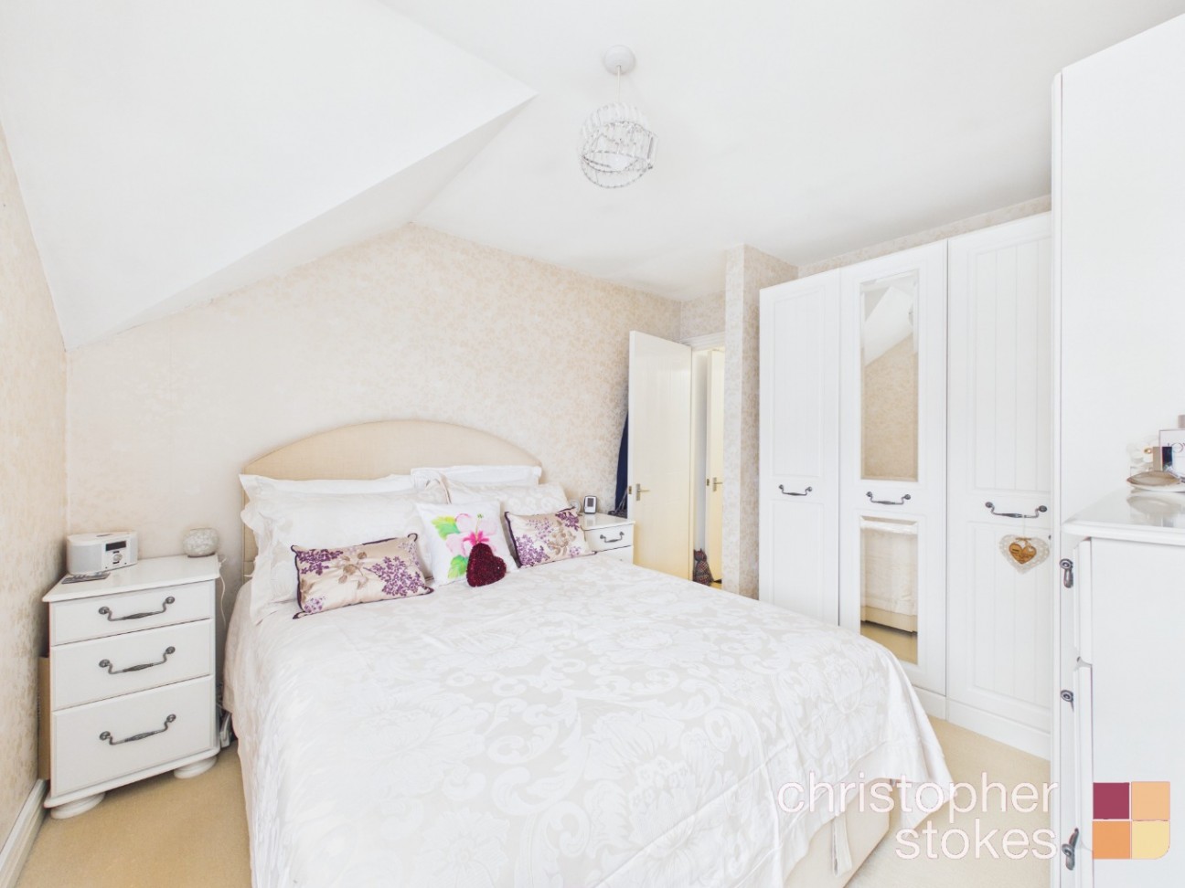 Turners Hill, Cheshunt, Waltham Cross EN8 9DG