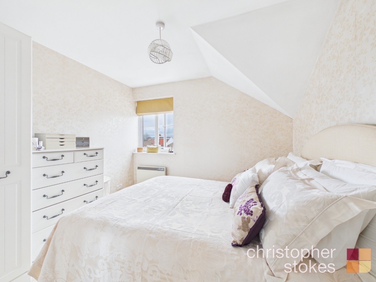 Turners Hill, Cheshunt, Waltham Cross EN8 9DG