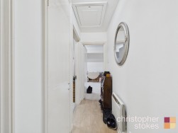 Turners Hill, Cheshunt, Waltham Cross EN8 9DG