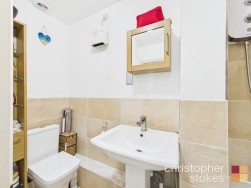 Turners Hill, Cheshunt, Waltham Cross EN8 9DG