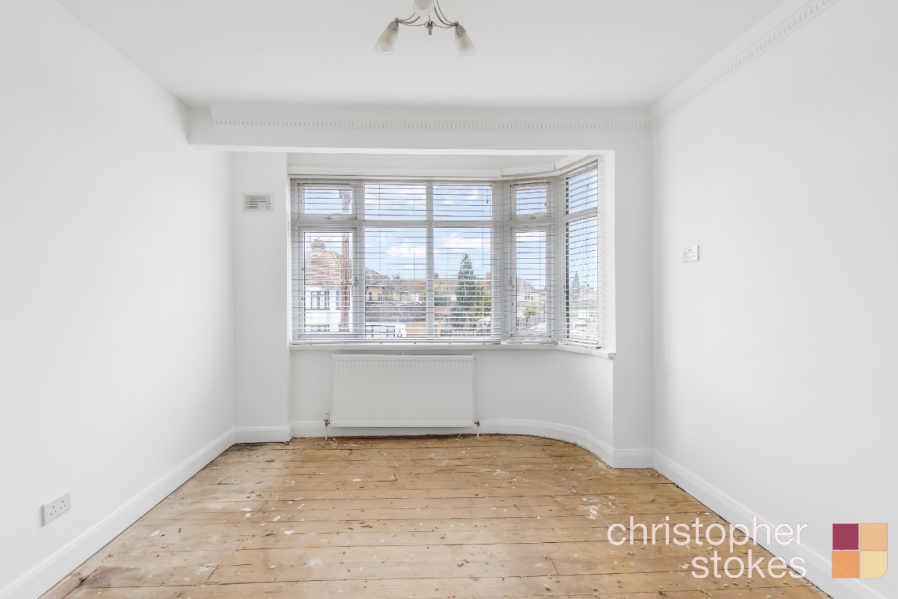 Colvin Gardens, Waltham Cross, EN8 8QZ