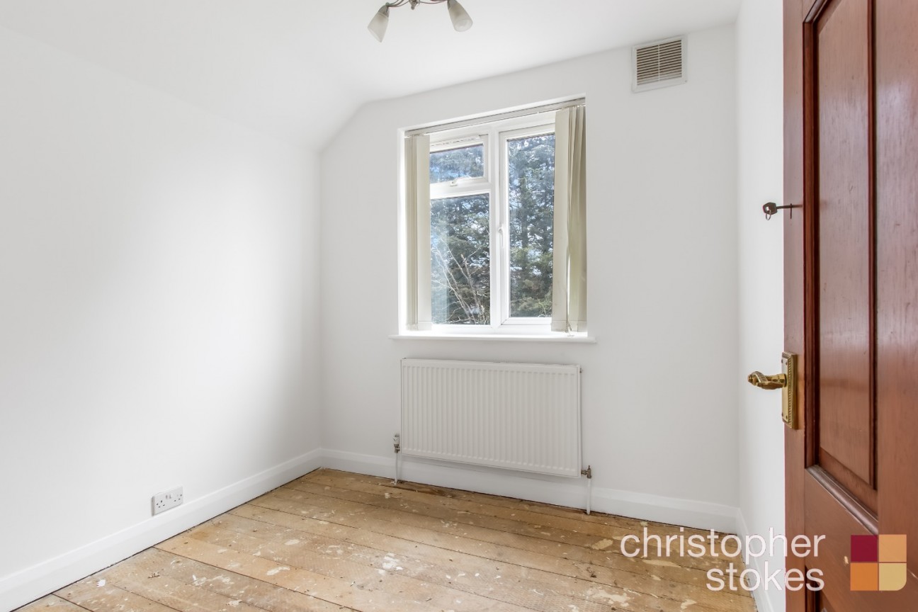 Colvin Gardens, Waltham Cross, EN8 8QZ