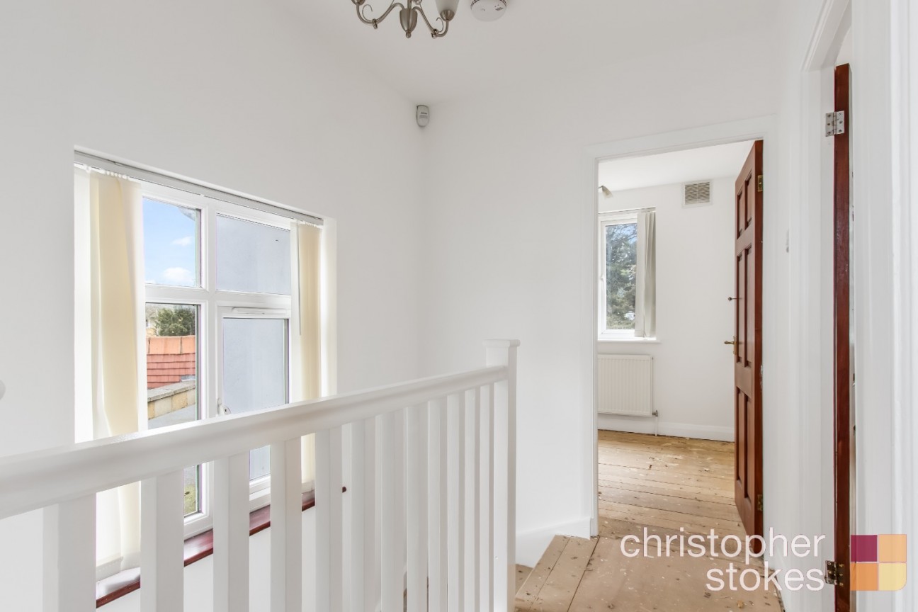 Colvin Gardens, Waltham Cross, EN8 8QZ