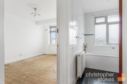 Colvin Gardens, Waltham Cross, EN8 8QZ